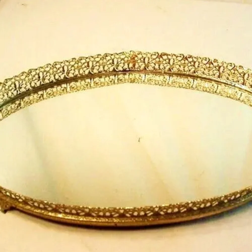 Antique mirrored makeup